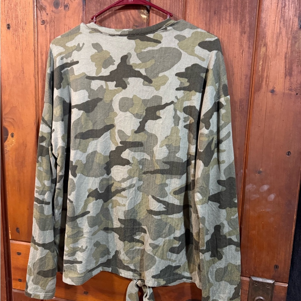 Como Vintage Green Camouflage Top